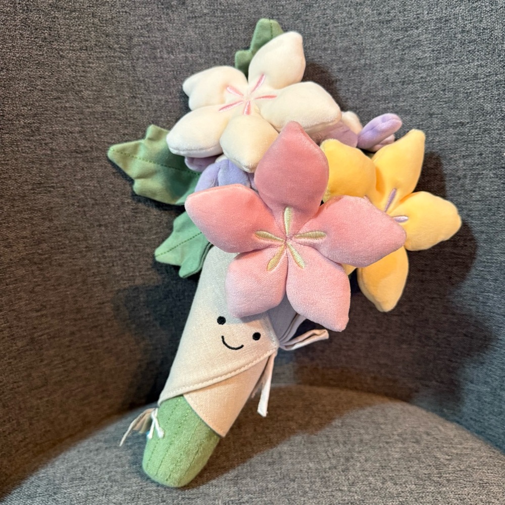 NWT authentic Jellycat Amuseables Bouquet Of Flowers